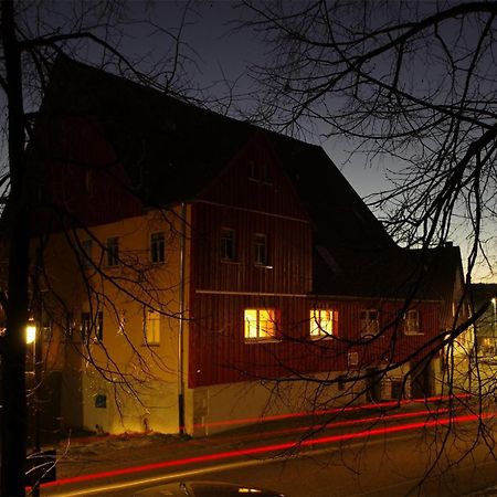 Gemuetliche Gaestezimmer In Einem Neu Sanierten Fachwerkhaus Sachsenheim Exterior photo