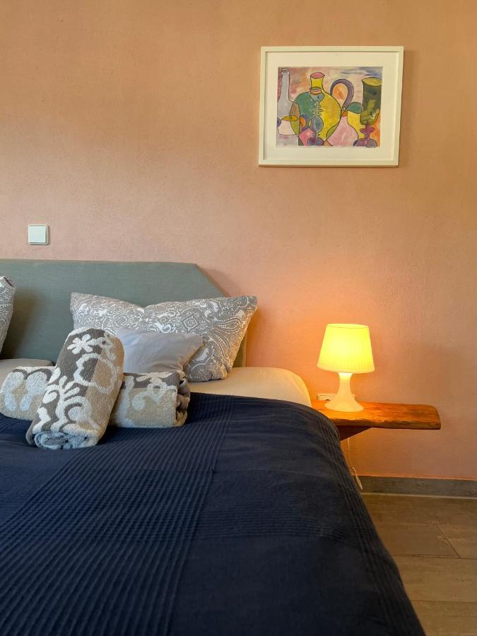 Gemuetliche Gaestezimmer In Einem Neu Sanierten Fachwerkhaus Sachsenheim Exterior photo