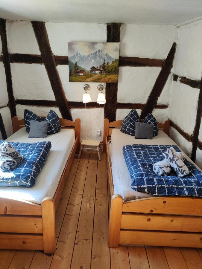Gemuetliche Gaestezimmer In Einem Neu Sanierten Fachwerkhaus Sachsenheim Exterior photo