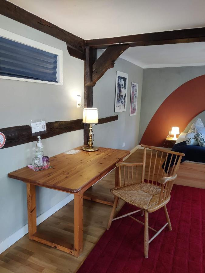 Gemuetliche Gaestezimmer In Einem Neu Sanierten Fachwerkhaus Sachsenheim Exterior photo
