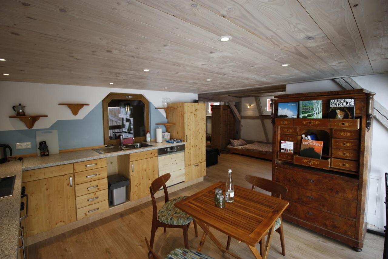 Gemuetliche Gaestezimmer In Einem Neu Sanierten Fachwerkhaus Sachsenheim Exterior photo