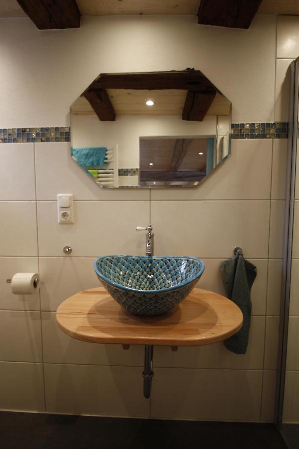 Gemuetliche Gaestezimmer In Einem Neu Sanierten Fachwerkhaus Sachsenheim Exterior photo